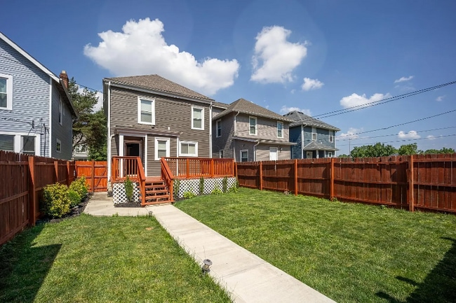 582 Gilbert St, Columbus, OH 43205 - photo 2