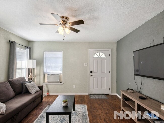 516 N Montreal Ave, Dallas, TX 75208 - photo 4