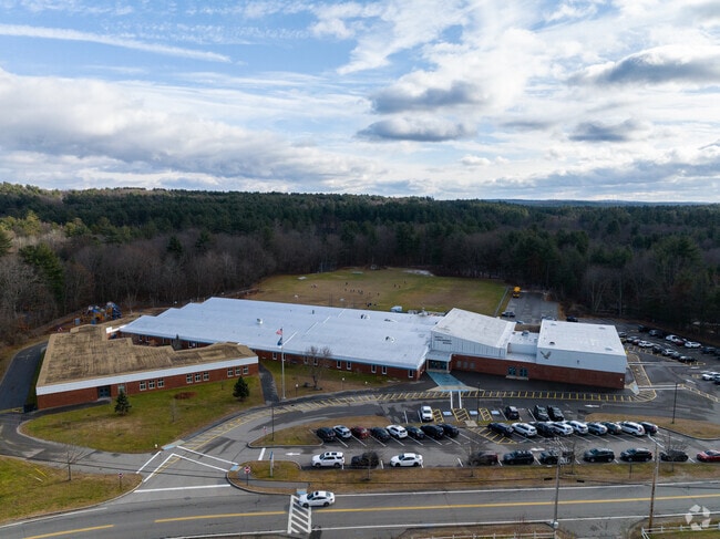 South Londonderry Elementary School in Londonderry, NH serves grades 1-5.