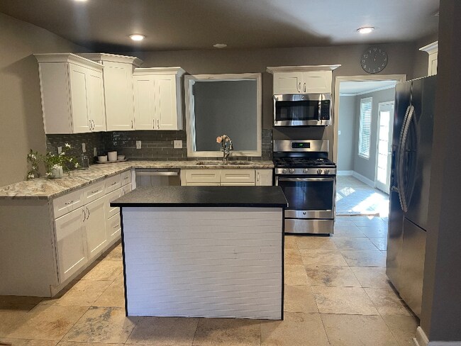 3381 Walnut Grove Rd, Memphis, TN 38111 - photo 5