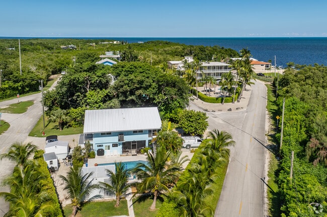 Relax in paradise living in the Gulfstream Shores in North Key Largo, FL.