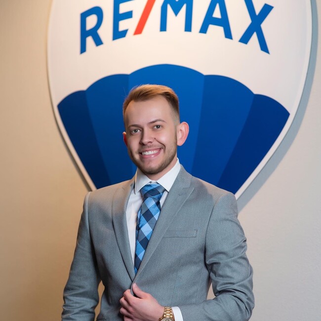Agent Photo