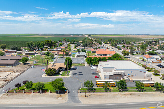 A view of the Buttonwillow Elementary School buildings from the air.