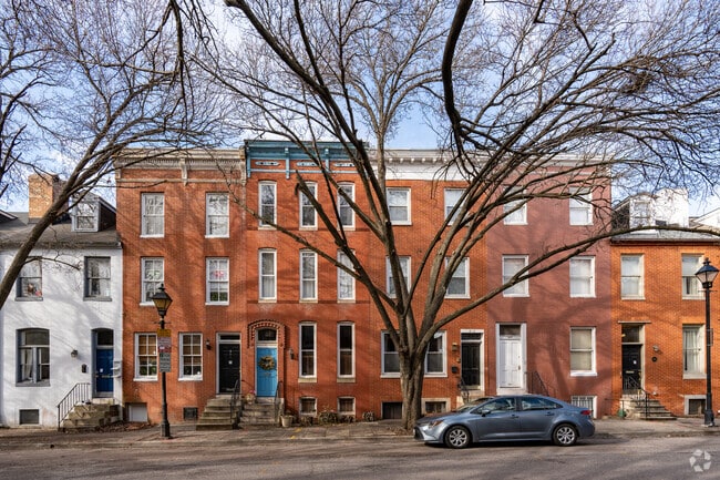 Single family row homes in Ridgely's Delight provide street parking.