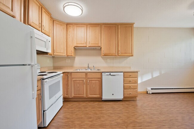 Townview Villas, Duluth, MN 55806 - photo 2