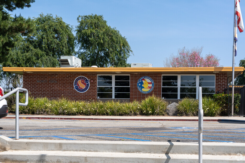 Monte Vista Elementary School
nurtures a learning environment for all students.