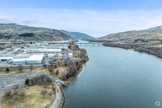 Wenatchee offers some of the cheapest utilities in the U.S.A. due to the hydroelectric dams along the Columbia River.