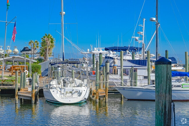 Watch the boats along the river at Old Fort Park.