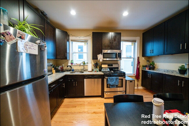 35 Calumet St unit 2, Roxbury Crossing, MA 02120 - photo 3