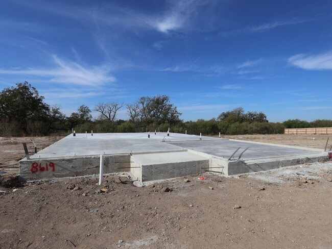 8619 Rucker Pond Trail, San Antonio, TX 78252 - photo 3