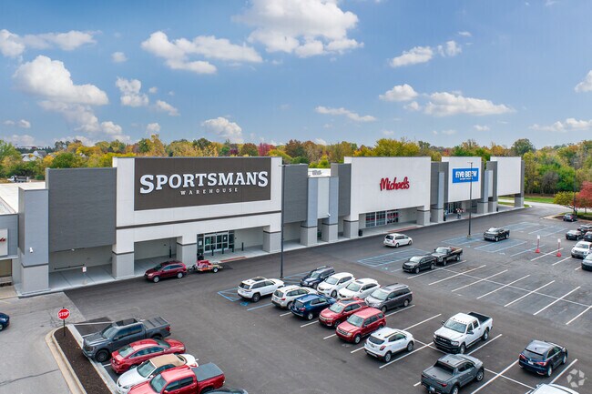 Big-box options like Sportsman’s Warehouse and Michaels sit a short drive away.