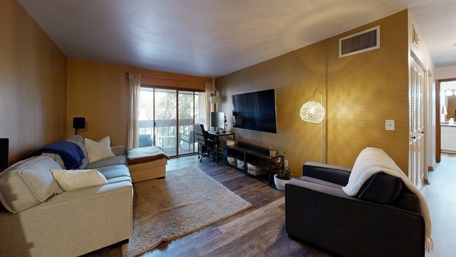 8117 W Manitoba St unit 16, Milwaukee, WI 53219 - photo 3