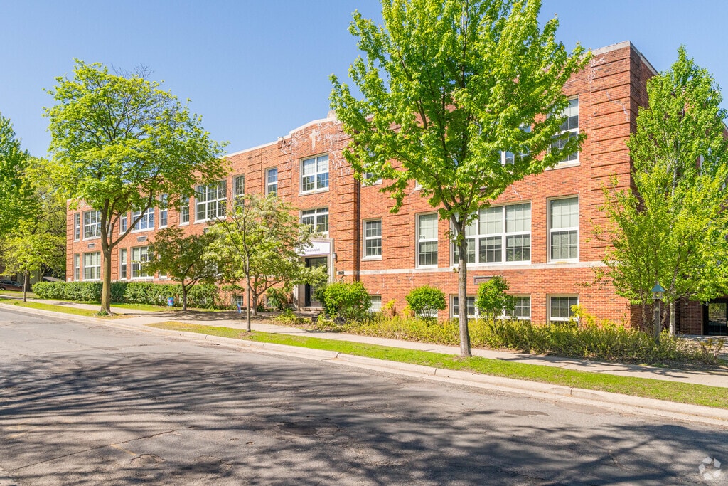 Carondelet Catholic makes a commitment to academic excellence.