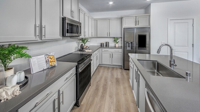 1602 Mendenhall Ave, Manteca, CA 95337 - photo 3