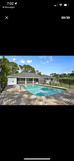 5750 Painted Leaf Ln, Naples, FL 34116