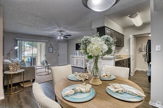 2BD, 2BA - 1000 SF