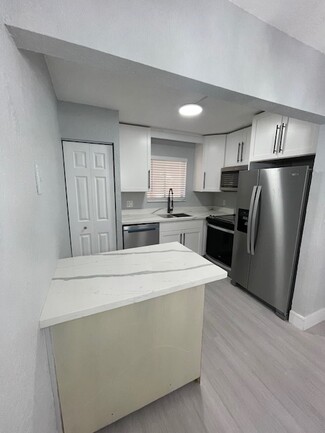 6900 SW 39th St Unit 301, Davie, FL 33314