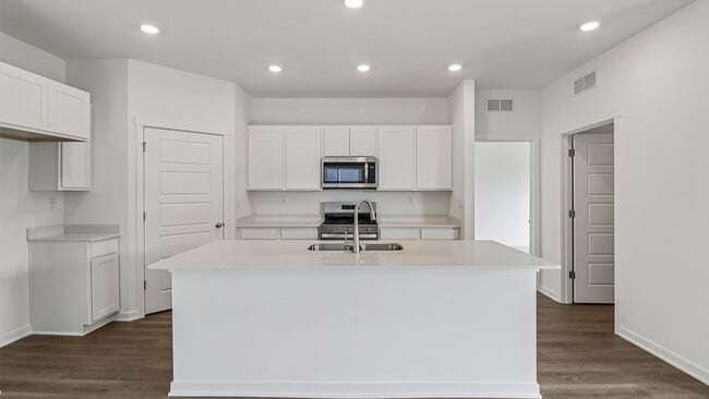 6288 Redwood Trail, Wonder Lake, IL 60097 - photo 4