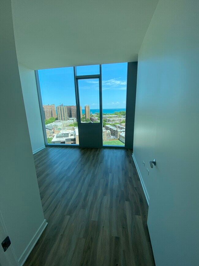 3760 N Halsted St unit 916, Chicago, IL 60613 - photo 6