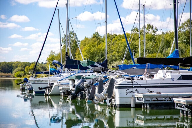 Glenn Cunningham Lake near Wynnewood/Brookfield welcomes boats for fishing, cruising, and lakeside fun.