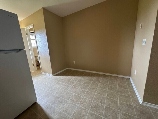 2003 Monte Carlo Ln unit B, Killeen, TX 76543 - photo 6