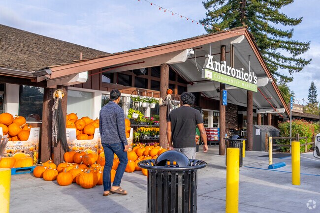 Andronico's Community Market offers quality products in the Loyola area.