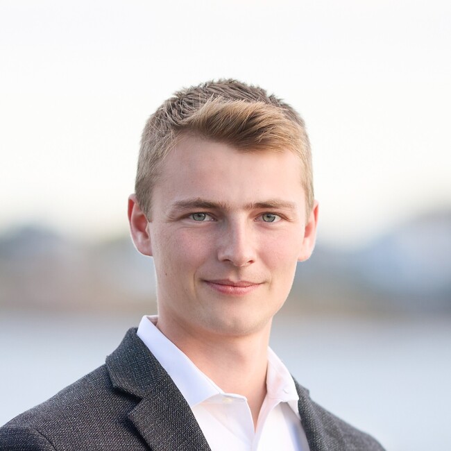 Agent Photo