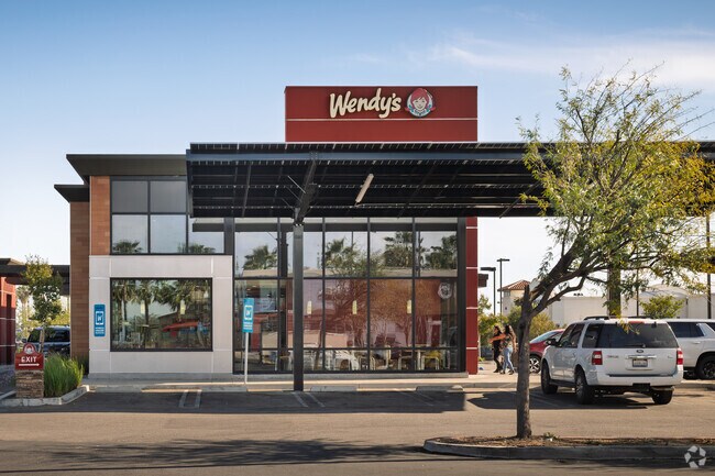 Grab a quick bite at Wendy’s in Central Perris.