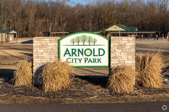 Arnold City Park features an 8-acre fishing lake.