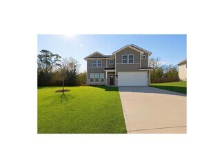 105 Ivy Glen Dr, Perry, GA 31069