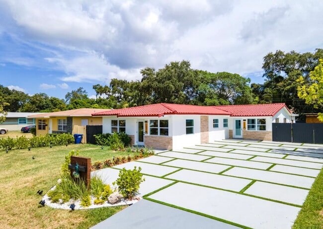 1521 NE 148th St, Miami, FL 33161 - photo 7