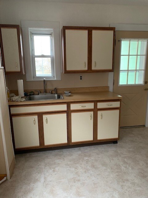 123 Belgrade Ave unit three, Boston, MA 02131 - photo 2