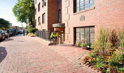 Brattle Arms - Exterior