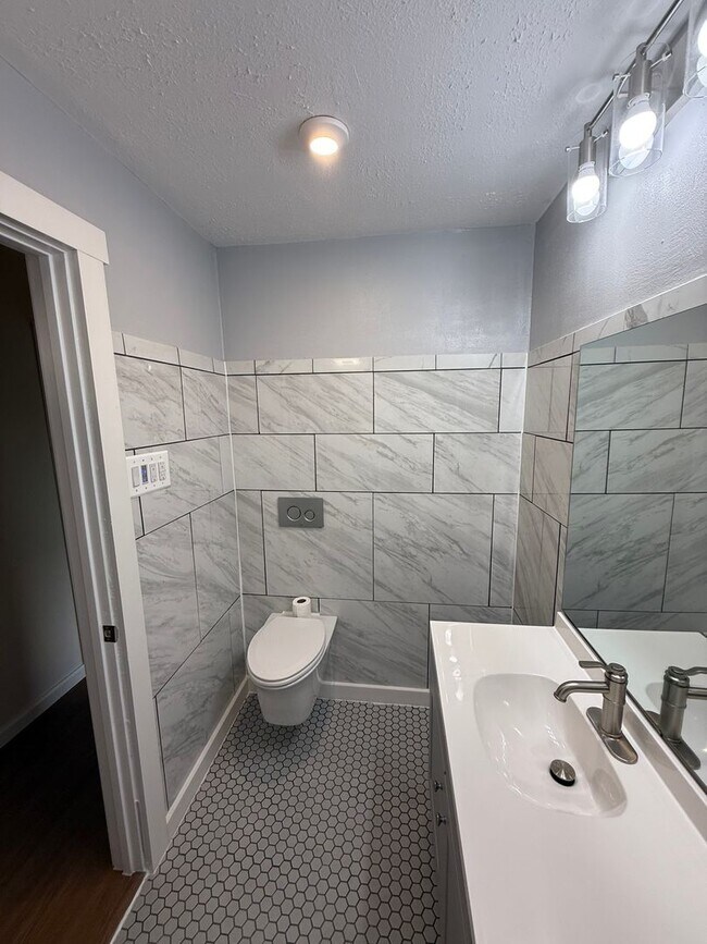 16200 Round Mountain Rd, Leander, TX 78641 - photo 3