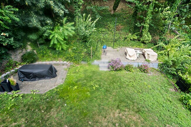 398 E 8th St, Boston, MA 02127 - photo 4