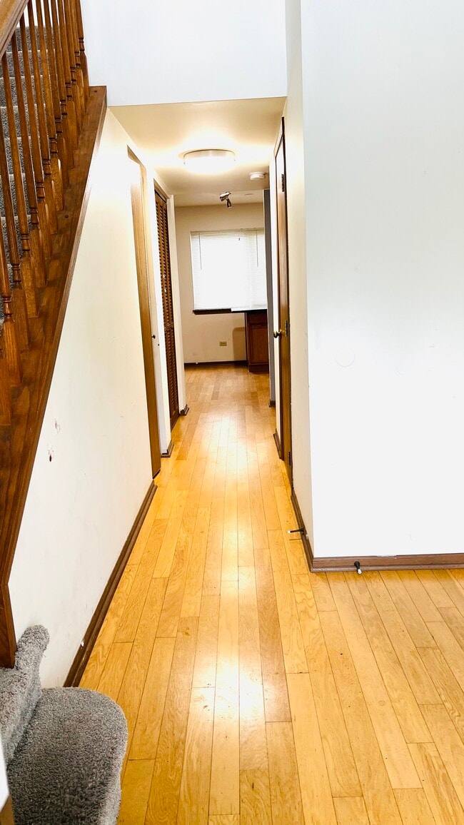 722 E Whispering Oaks Dr, Palatine, IL 60074 - photo 3