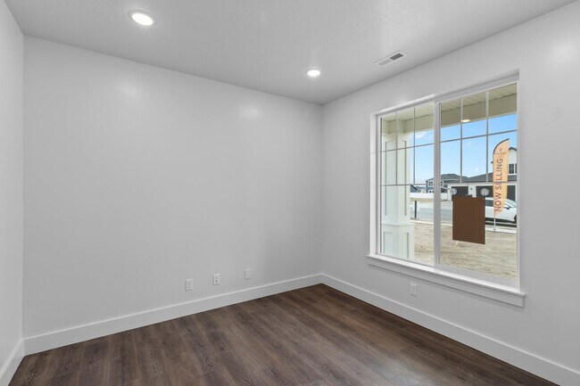 2396 W 2950 N, Farr West, UT 84404 - photo 7