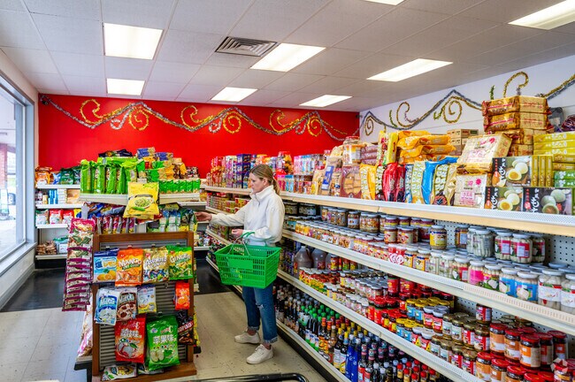 Magadoo Asian Grocery is the closest market to the Colonial Park neighborhood.