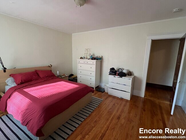 14 Centre St, Cambridge, MA 02139 - photo 5