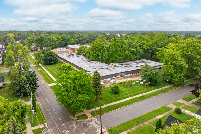 Freeman Elementary features a large wooded area behind the school.
