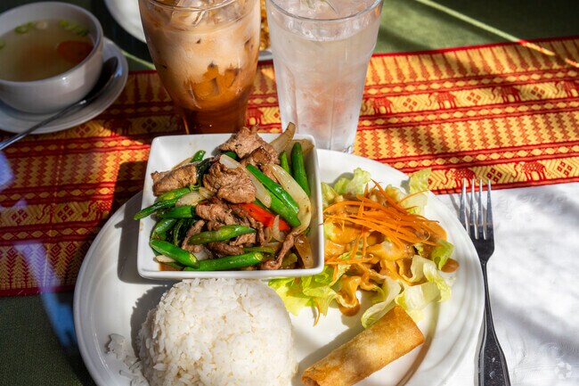 One of the best locally owned restaurants in Stonebrook is Simply Thai.