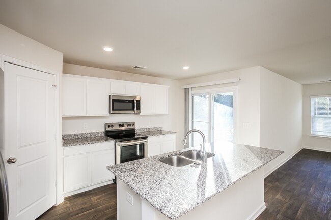 1223 Lakeshore Dr, Camden, SC 29020 - photo 5