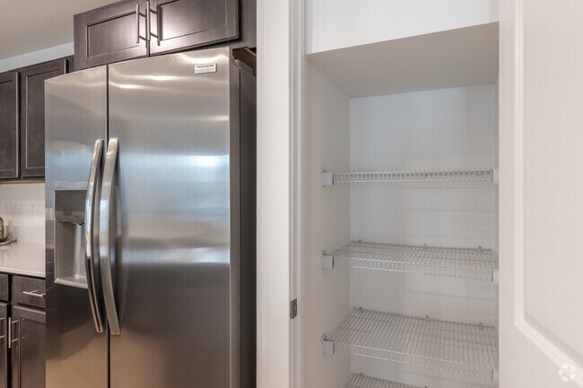 Seaton Place Luxury Apartments, Chesterfield, MI 48047 - photo 6