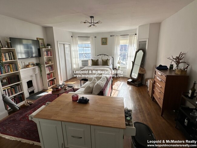 21 Mount Vernon Square unit 502, Boston, MA 02108 - photo 2