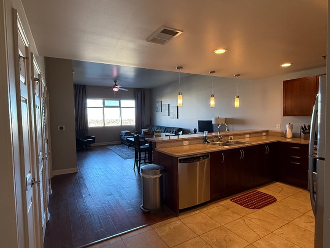 The Ogden unit 918, Las Vegas, NV 89101 - photo 2