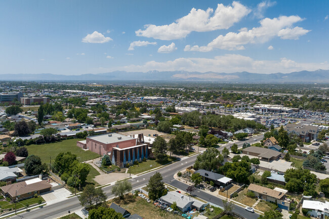 Mount Vernon Academy on a sunny summer day.