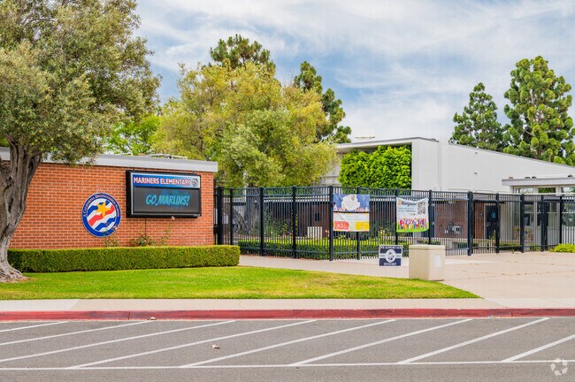 Mariners Elementary School is a Public K-6 School in Costa mesa.