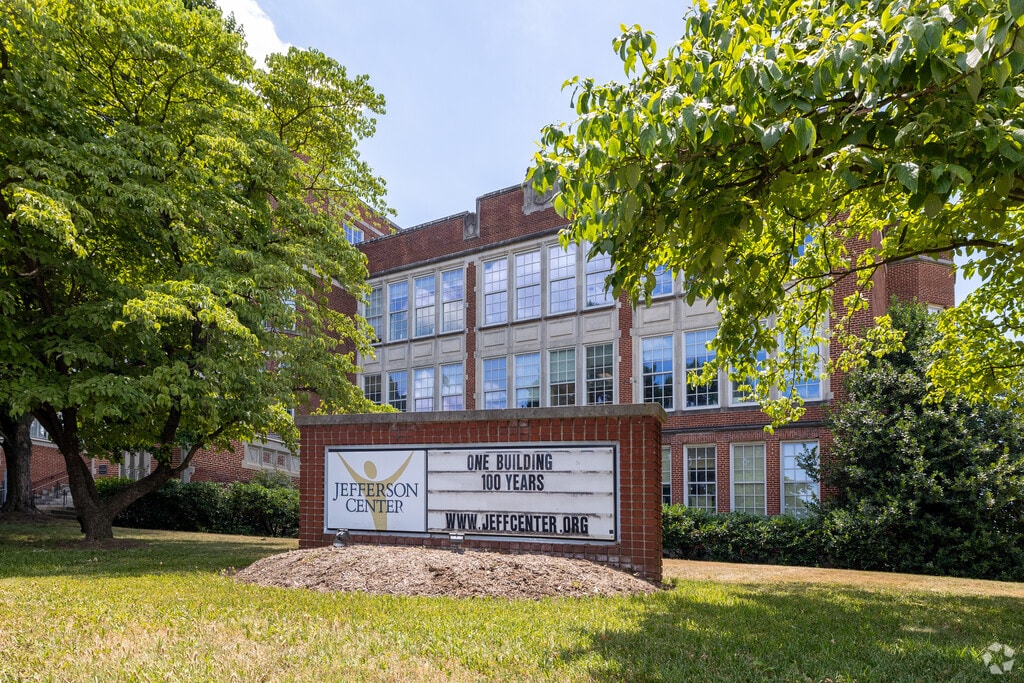 New Vista Montessori School is a private school in Roanoke located in the Jefferson Center.