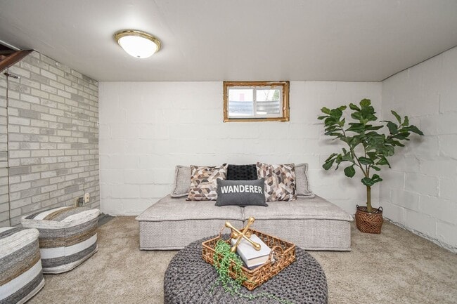 306 S Chicago Ave, Sioux Falls, SD 57103 - photo 5