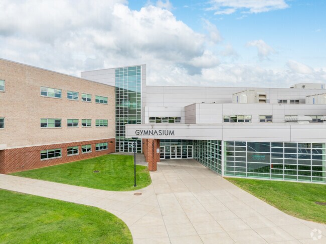 Easton Area Middle school serves 1,874 students in grades 6-8.